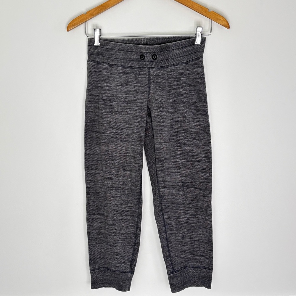 Lululemon Tea Lounge Crop Joggers Size 2 Coal Waist 25in active grunge